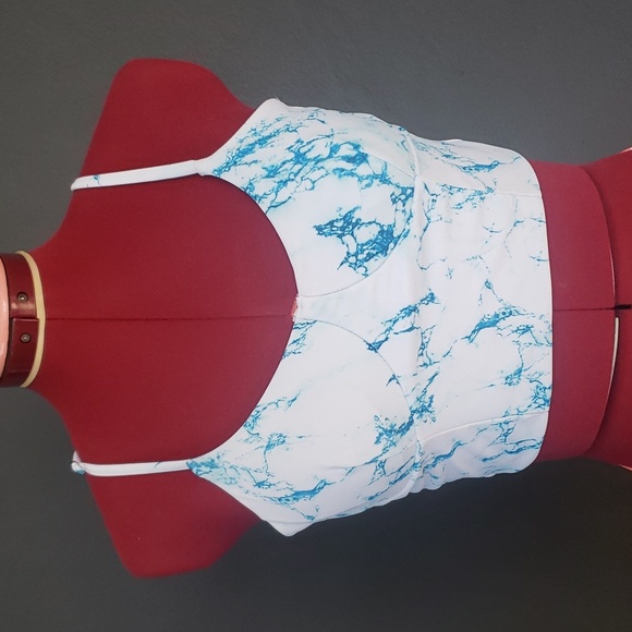 Multi functional Half Top - Picture 5 of 7